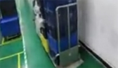 瑞鵬尾端牽引型AGV在旭力電子廠車間應用 